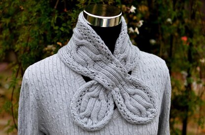 Gray Circle Cables Scarf ( Keyhole / Ascot / Pull-Through / Vintage / Stay On Scarf Knitting Pattern )