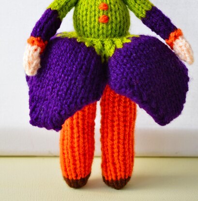 Crocus Flower Doll Knitting Pattern