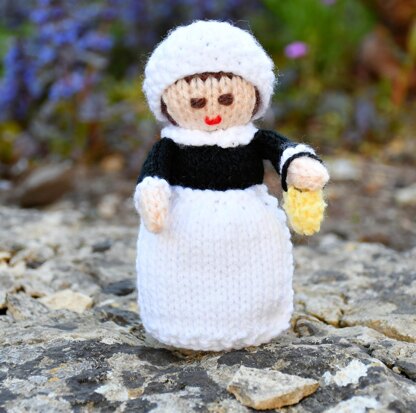 Miniature Florence Nightingale Doll Knitting Pattern - Toy Knitting Pattern