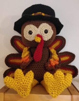 Thanksgiving Turkey with Pilgrim Hat Crochet Amigurumi