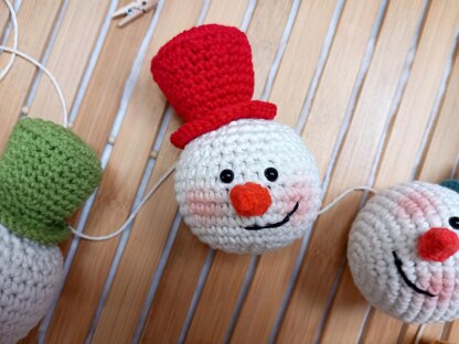 Snowman Ornaments Crochet pattern by Marina Nikolaidou | LoveCrafts