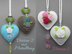 Heart hanging decoration in 2 versions - versatile & easy from scraps of yarn