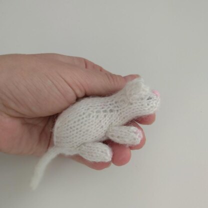 Kitty knitting pattern. Toy cat knitting pattern