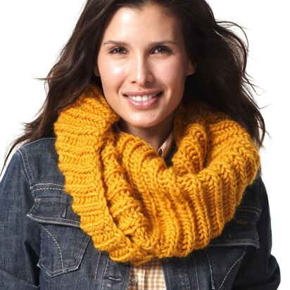 Twisted Cowl in Patons Classic Wool Roving