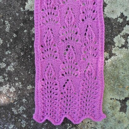 Raspberry Leaf Scarf