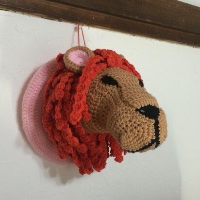 Lion head hunting trophy amigurumi