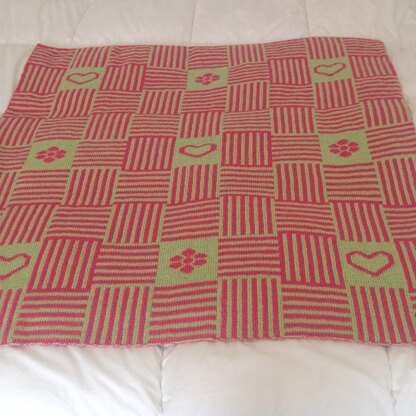 Hearts and flowers cot blanket