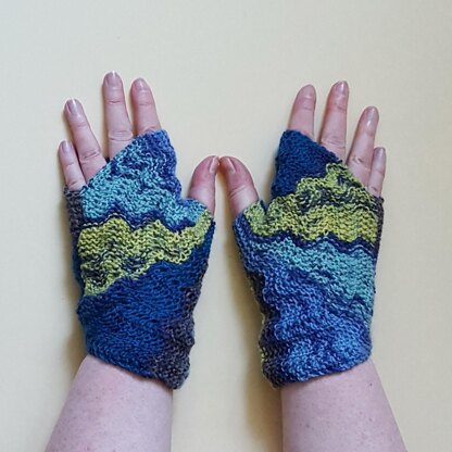 Ripple Fingerless Gloves