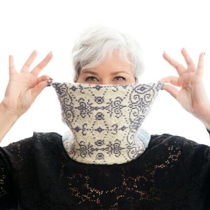 Delftware Cowl