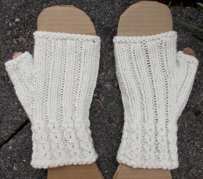 Fancy Ribbed Mitts