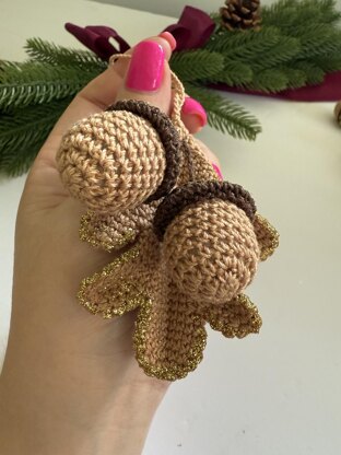 Rustic Farmhouse Crochet Oak Acorns festive charm