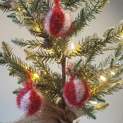 Christmas tree beach balls