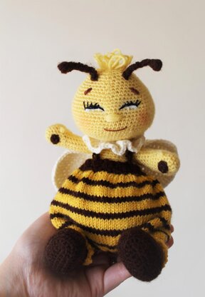 Bee toy Knitting Crochet pattern by Ekaterina Borisova