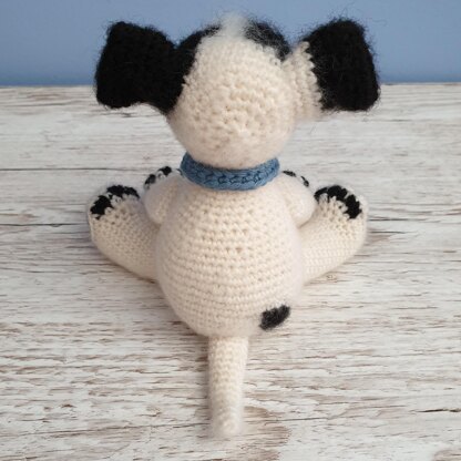 Reggie the Rough Haired Jack Russell - UK Terminology - Amigurumi