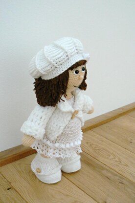 Alice - the Doll in White