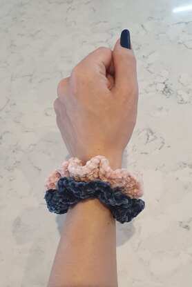 Velvet Scrunchies (Cameo Rose)