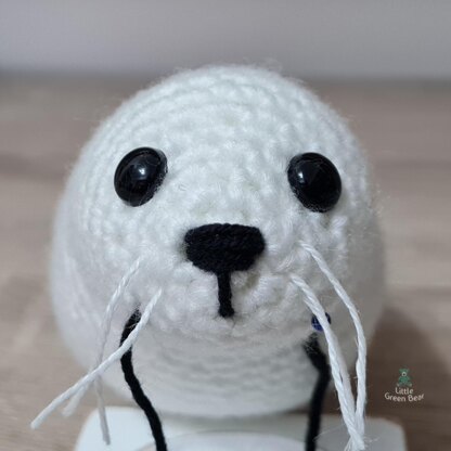 Sandy the Seal - UK Terminology - Amigurumi