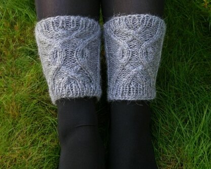 Knotted boot cuffs