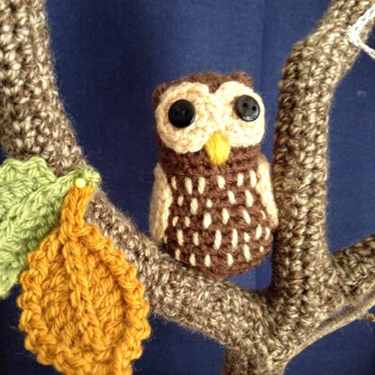 Owl On Branch Latch Hook Pillow Crocheting Knitting Kit