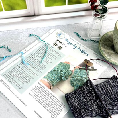Raggedy Ruffles Fingerless Mitts - knitting pattern
