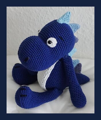 Crochet pattern dino Valentin Blue!