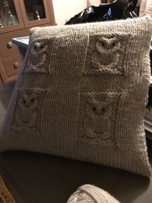 Owl cushion