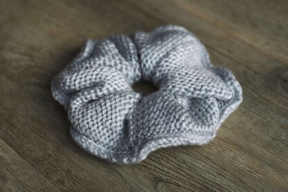 Scrunchies in Deramores Studio DK - Downloadable PDF