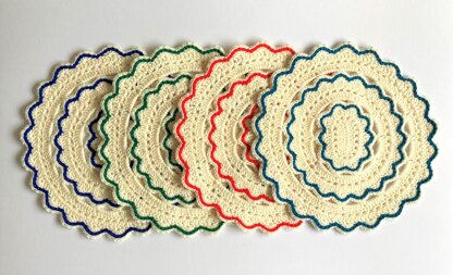 Oval placemat by HueLaVive
