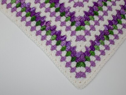 Faye’s Infinity Granny Square Crochet Blanket