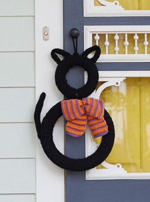 Superstitious Black Cat Wreath in Red Heart Super Saver Economy Solids - LW5376 - Downloadable PDF
