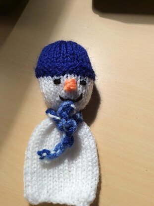 Snowman knitted ornament