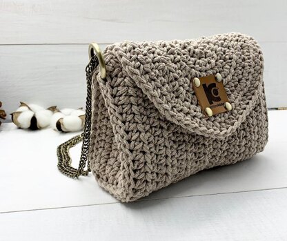 Four season crochet purse