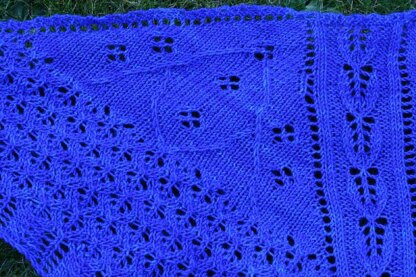 English Country Garden Shawlette