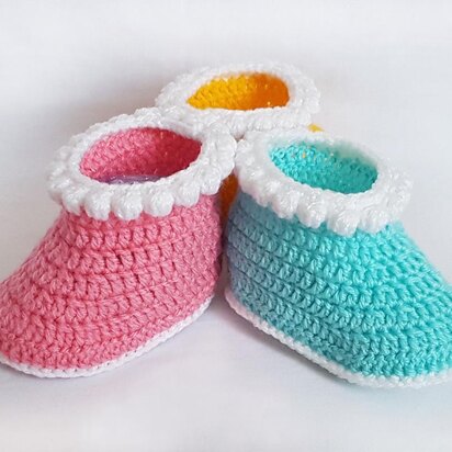 CROCHET Baby Booties - Classic