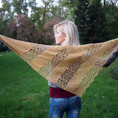 Lace diagonals shawl