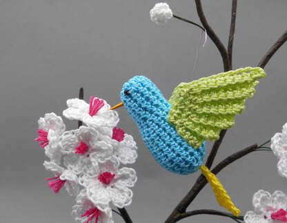 Little flying bird hanging decoration & flower pot stick - easy from scraps of yarn