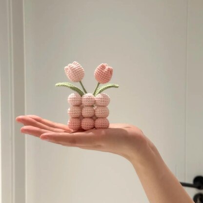 Tulip Ball Ornament Crochet Pattern