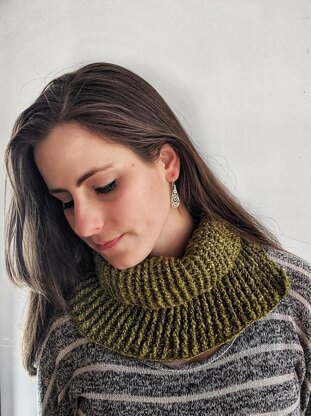 Puzzlewood Cowl