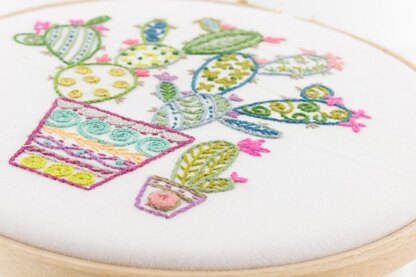 Un Chat Dans L'Aiguille Cactus Contemporary Printed Embroidery Kit