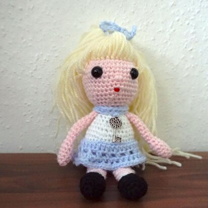 Crochet Pattern for the little Alice!
