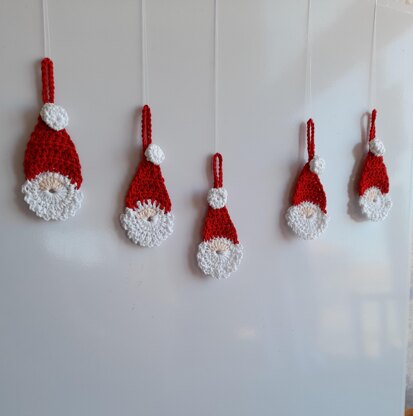 Santa's Christmas garland