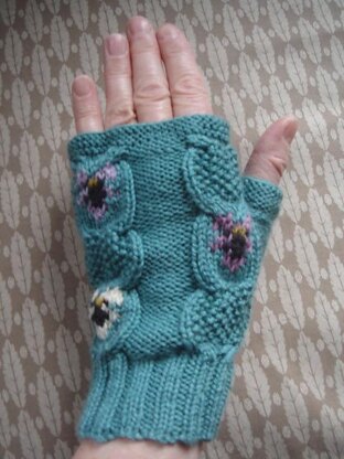 Cable and violets fingerless mitts/gloves