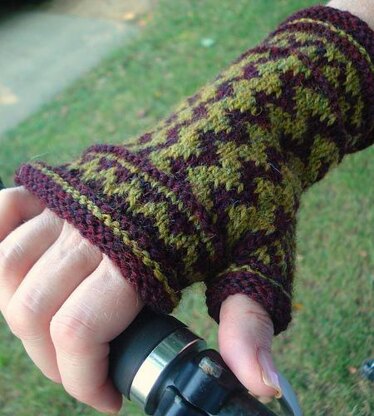 Zigzag Study Hall: Fingerless Mitts