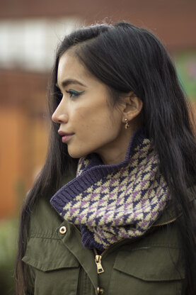 Equilateral Cowl in Universal Yarn Wool Pop 
- Downloadable PDF