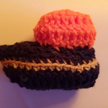 Mini crochet lifeboat