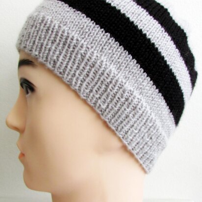 Simple Men's Striped Beanie