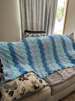 Lacy Waves Afghan in Bernat Super Value