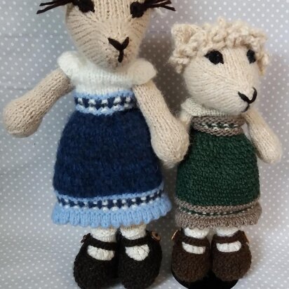 Alpaca with rose stitch dress and shoes