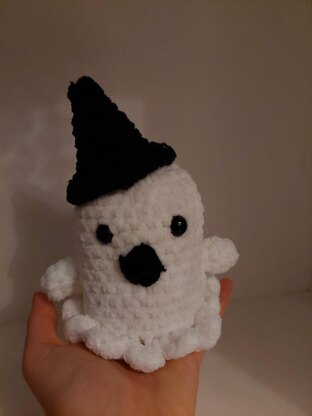 Crochet fluffy ghost Crochet pattern by FollowThe Yarn