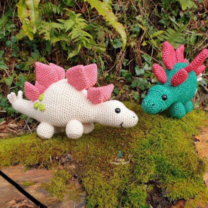 Stan the Stegosaurus - US Terminology - Dinosaur Amigurumi